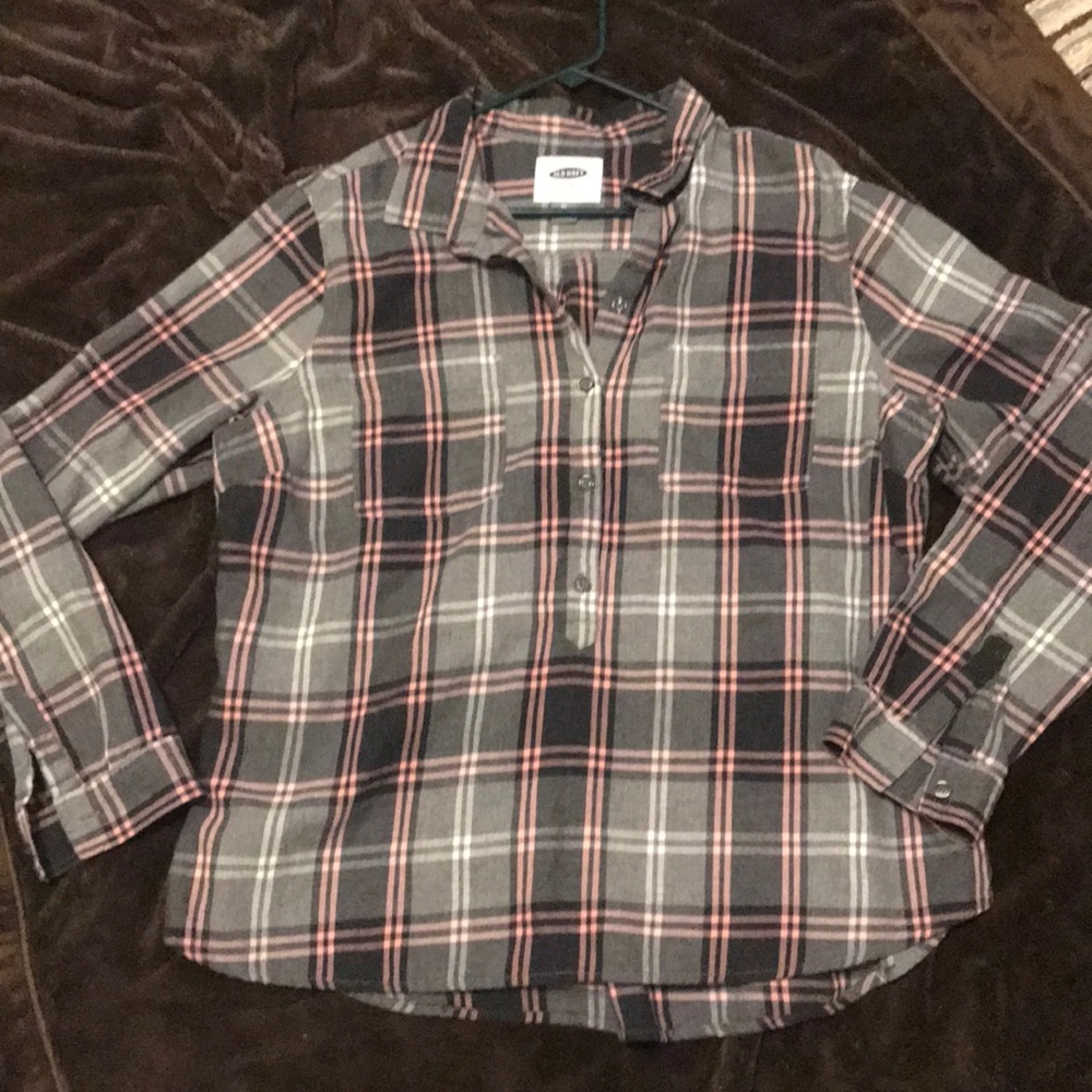 Gray and pink flannel shirt